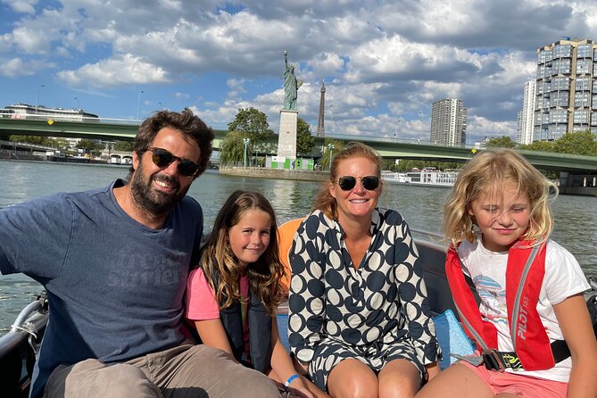 Top Private Cruises in Paris with French Champagne and surprises - Who should book this private champagne cruise
