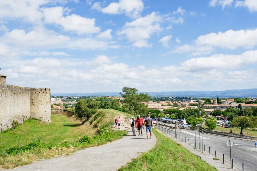 Toulouse: Carcassonne Day Trip by Coach with Audioguide - Audio Guide in 3 Languages: Henri Trip Download and Smart Data Use