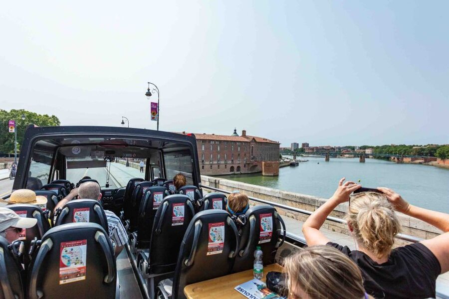 Toulouse: City Sightseeing Tour by Bus with Audio Guide - Meeting at Toulouse Welcome, right by the Capitole