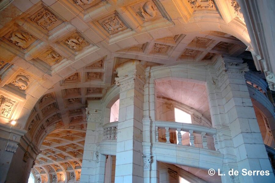 Tours/Amboise: Chambord, Chenonceau Day Trip & Wine Tasting - Setting Off from Tours or Amboise in an 8-Seater Van