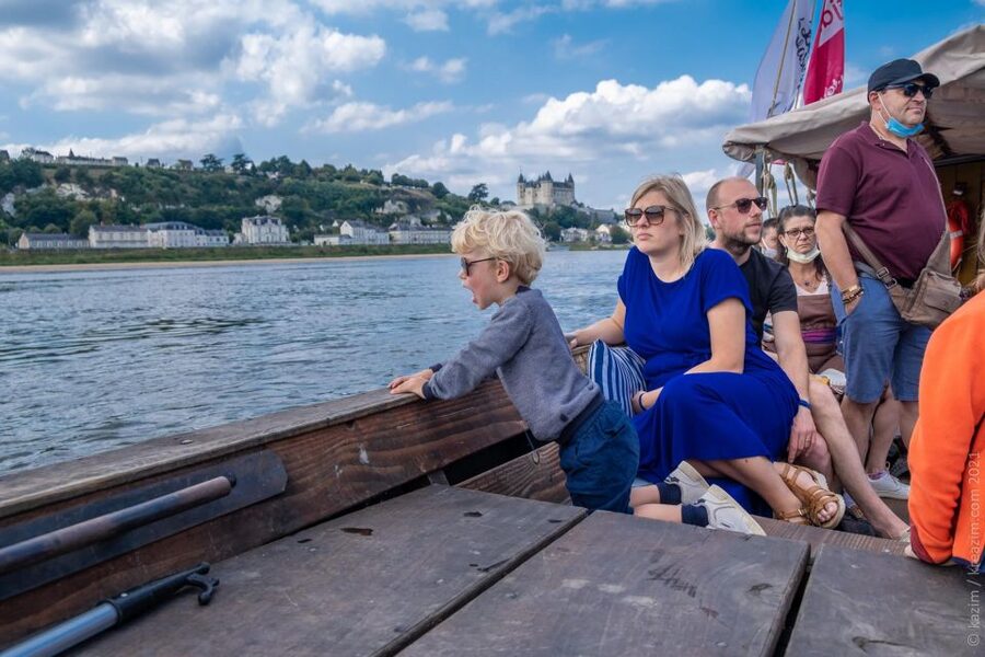 Traditional boat trip - Boarding a traditional replica: Mademoiselle, Toue Sablière, or Chaland de Loire