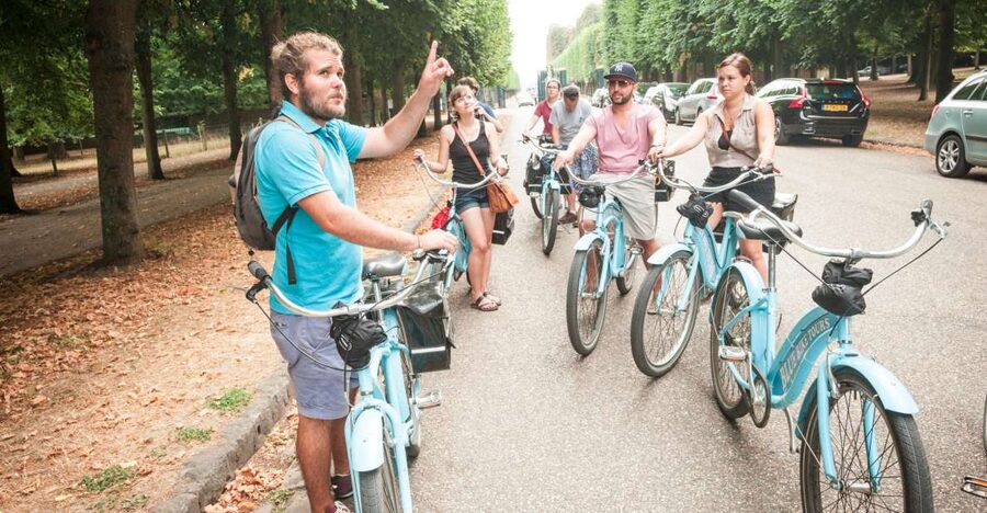 Versailles Bike Tour with Palace & Queen Farm Entrance - Lightweight bikes and the 2,000-acre grounds: what the riding feels like