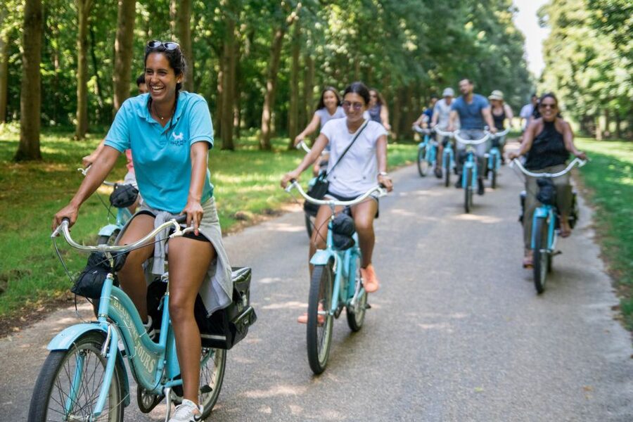 Versailles Bike Tour with Palace & Queen Farm Entrance - The history lesson that sticks: Louis XIV, Marie-Antoinette, and why it led to revolution