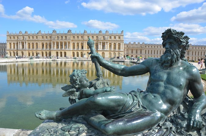 Versailles Domain Audio Guided Half Day Tour from Paris - Hall of Mirrors with a timer: the 30-minute highlight window