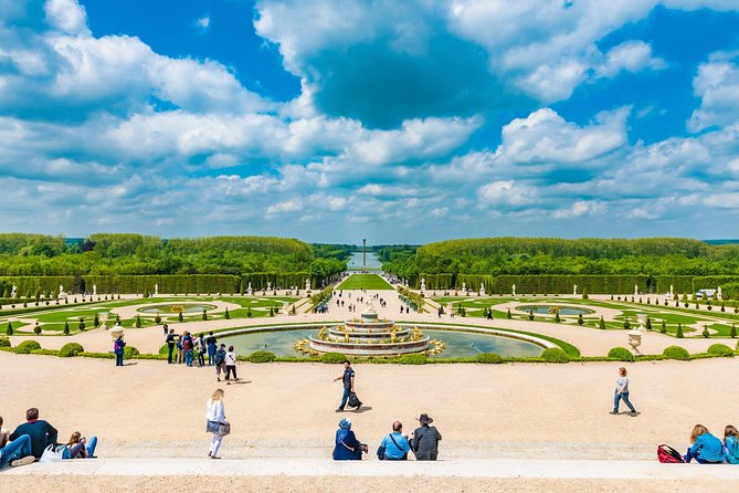 Versailles Domain Small-Group Guided Tour from Paris - Inside the Palace: State Apartments and the Hall of Mirrors time plan
