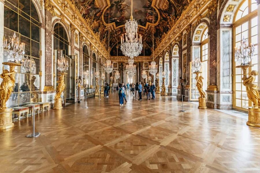 Versailles: Entry ticket & Private Apartments VIP Tour - State apartments and the public life of the court