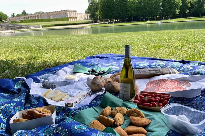 Versailles Full-Day Electric Bike Tour : Market, Picnic & Palace - Marnes-la-Coquette and the forest ride that breaks traffic stress