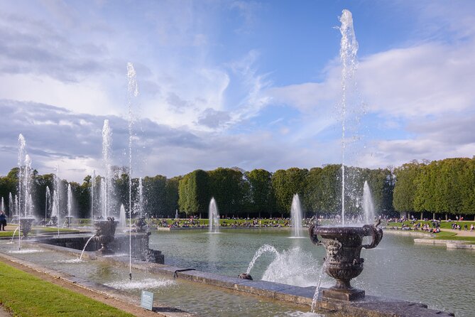 Versailles: Full Day Tour & Shuttle from Paris - Crowd management: what the day feels like in practice