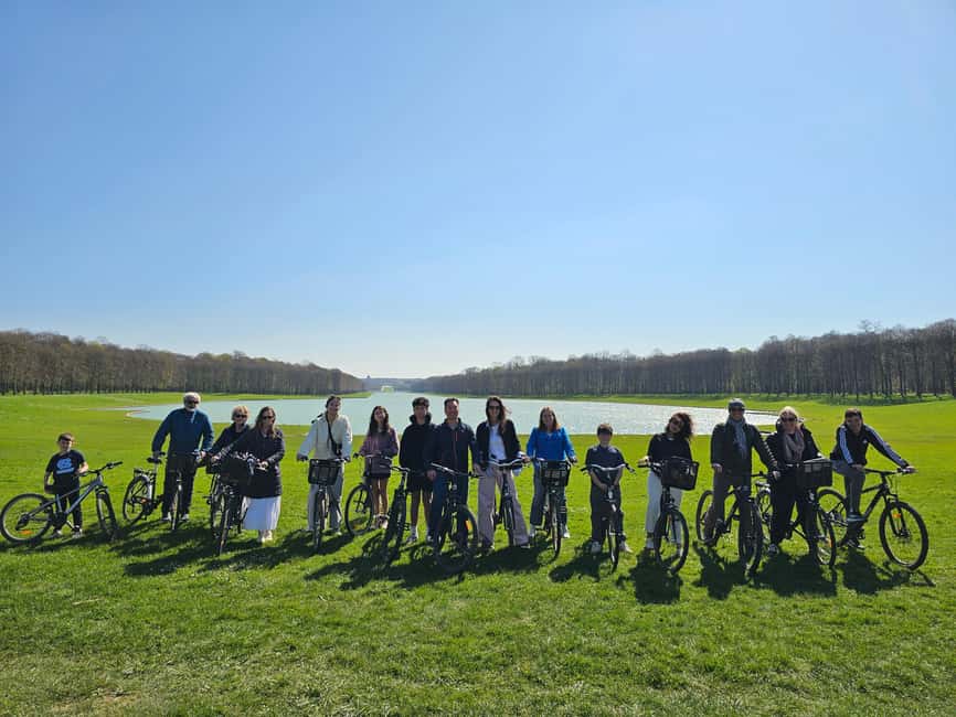 Versailles: Golfcarts & Bikes Guided Tour, Hamlet+Fountains - The smart combo: golf carts for the long stretch, bikes for the fun parts