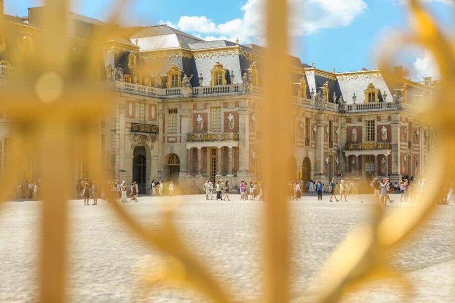 Versailles Palace and Gardens Entry with Seine river Cruise - Where You Meet, and How You Get There (RER C)