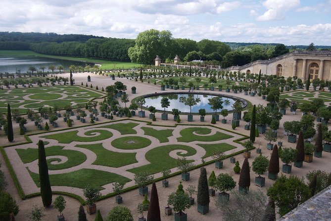 Versailles Palace and Gardens Tour by Train from Paris - Tour pacing and group size: why it feels manageable