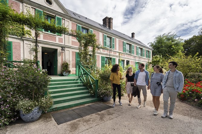 Versailles Palace and Giverny Monet House Visit with Lunch - Versailles Palace Royal Apartments and the Hall of Mirrors Without the Stress