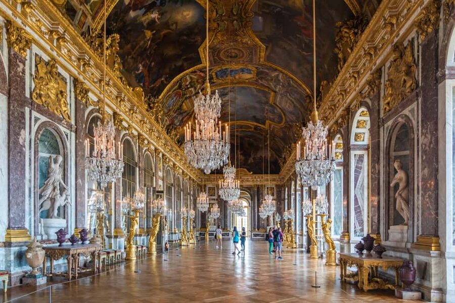 Versailles: Palace & Gardens Guided Tour with Entry Tickets - Versailles at a human pace: how the tour really helps
