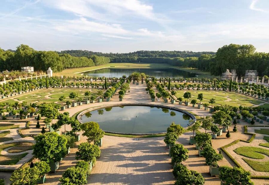 Versailles: Palace & Gardens Guided Tour with Entry Tickets - What the best guides do differently