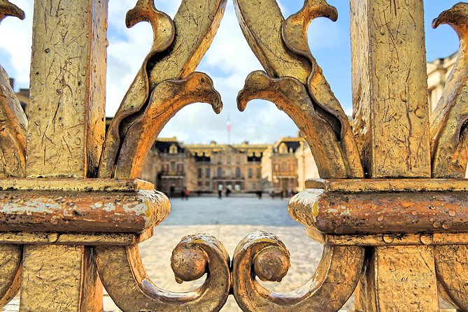 Versailles Palace & Gardens Tour with Transport from Paris - Versailles gardens in formal style, plus when the shows happen