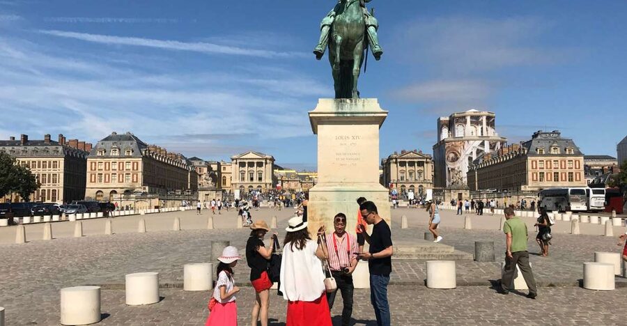 Versailles: Palace Guided Tour with Skip-the-Line Ticket - Where the tour starts, and how to avoid a bad first five minutes