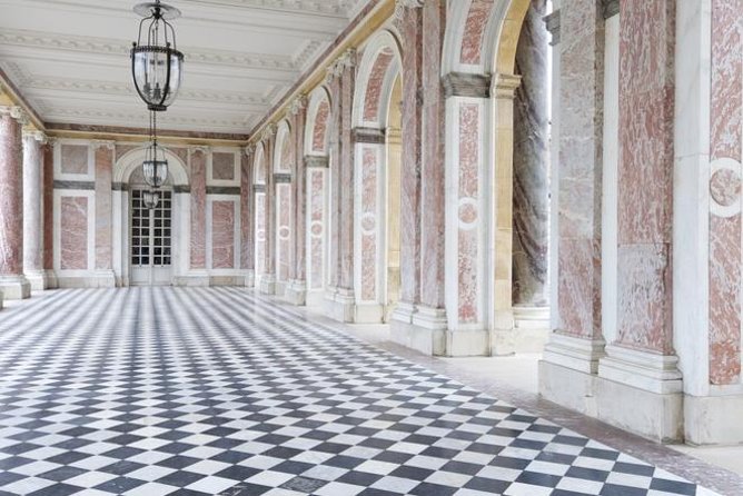 Versailles Palace & Marie-Antoinette's Estate Guided Tour - Getting To Versailles Fast: The Morning Minibus Advantage