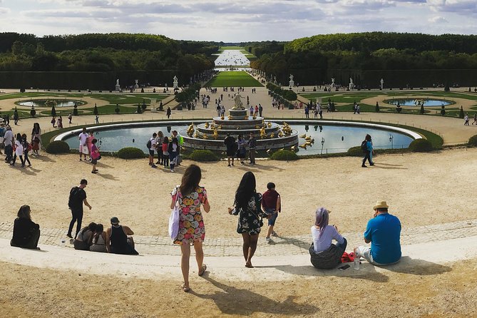 Versailles Palace & Marie-Antoinette's Estate Guided Tour - Small Group Size (Up to 16) and Guide Style: Why It Works