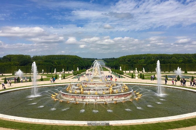 Versailles Palace & Marie-Antoinette's Estate Private Guided Tour with Lunch - Lunch break near the Grand Canal, and how to set expectations