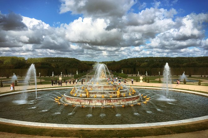 Versailles Palace Private Tailored Guided Tour With Hotel Pickup - Hotel pickup, the drive, and how to make the ride count