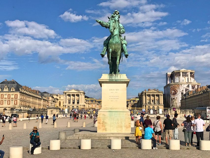 Versailles: Skip-the-Line Guided Palace Tour and Full Access - The 90-Minute Palace Tour: Royal Apartments to Hall of Mirrors