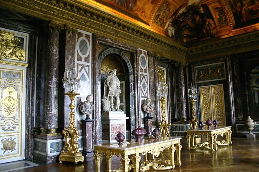 Versailles: Skip-the-Line Guided Tour of Palace with Gardens - FAQ