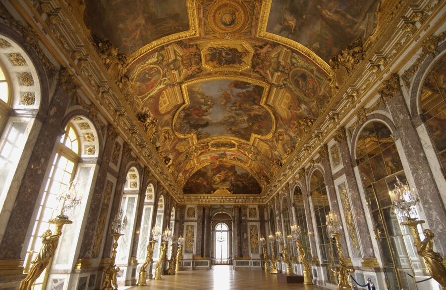 Versailles: Skip-the-Line Guided Tour of Palace with Gardens - Entering Versailles: skipping the line and finding your guide