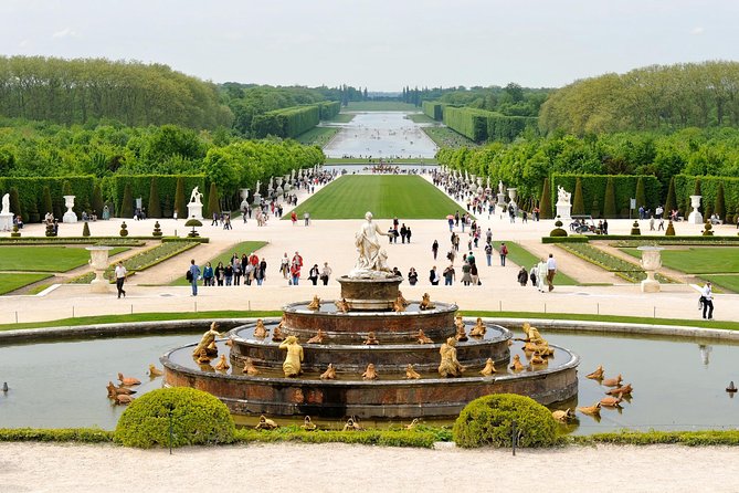 Versailles Timed Entrance Ticket and Giverny Small Group Day Trip from Paris - Inside the Palace: timed access plus real free time
