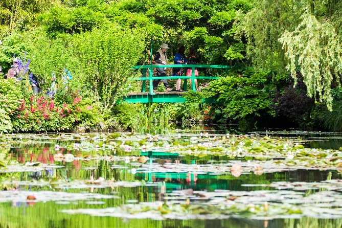 Versailles Timed Entrance Ticket and Giverny Small Group Day Trip from Paris - Small group size, and why it really matters