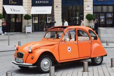 Vintage 2CV Adventure: 2-Hour Paris Highlights Tour