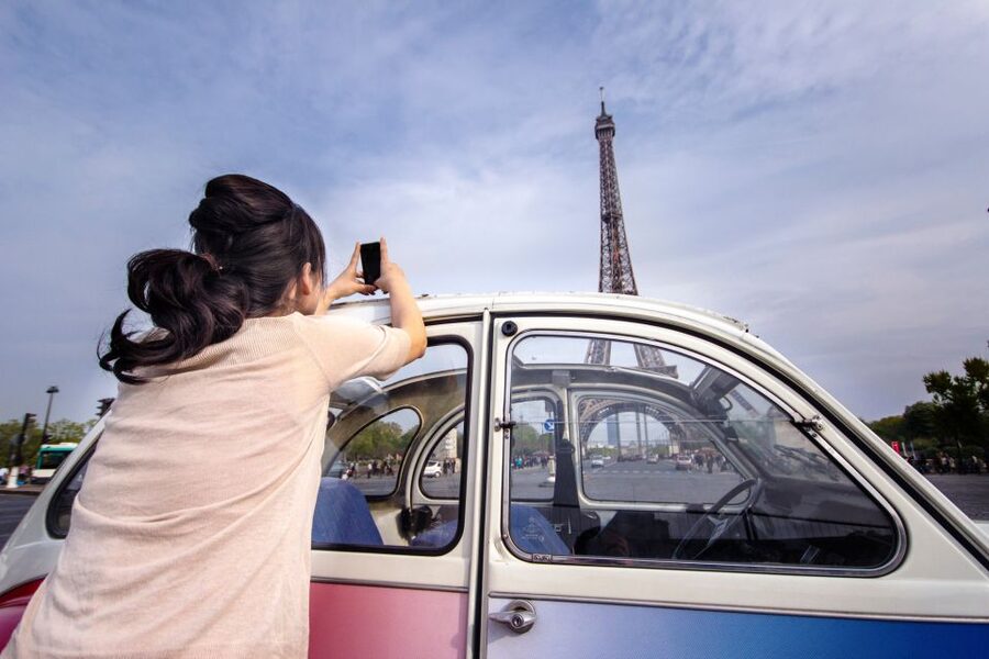 Vintage 2CV tour + Cruise - Headsets, Languages, and Drivers Who Make the City Click
