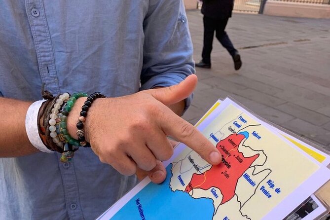 ★ Walking Tour of Old Nice and Castle Hill - Le Vieux Nice: narrow streets, baroque churches, and where to wander