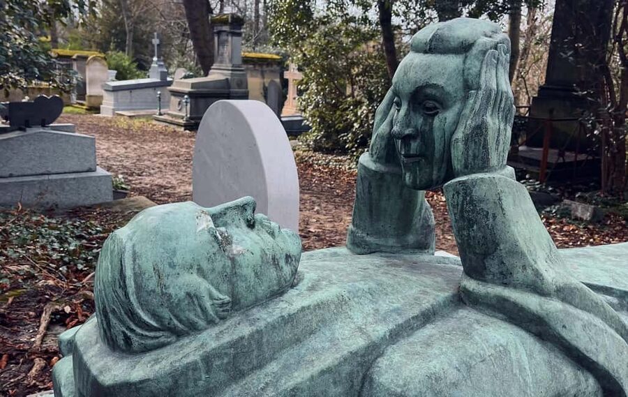 Who Killed Victor ? Escape Game at Père Lachaise Cemetery - Victor’s Mystery at Père Lachaise, a 2-Hour Escape Walk