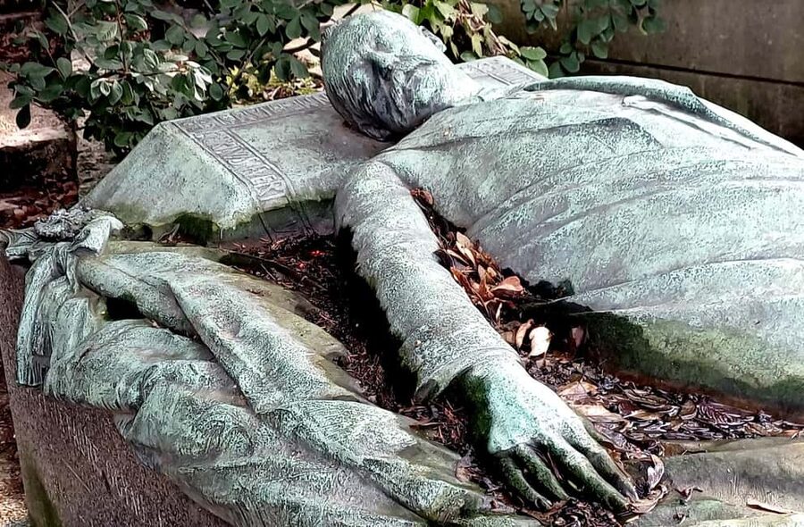 Who Killed Victor ? Escape Game at Père Lachaise Cemetery - Where You’ll Walk, and Why the Route Is the Point