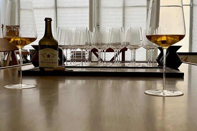 Wine Tasting in Lyon Small Group, Curated Wines - The Food Pairing Setup: More Than Just Snacks