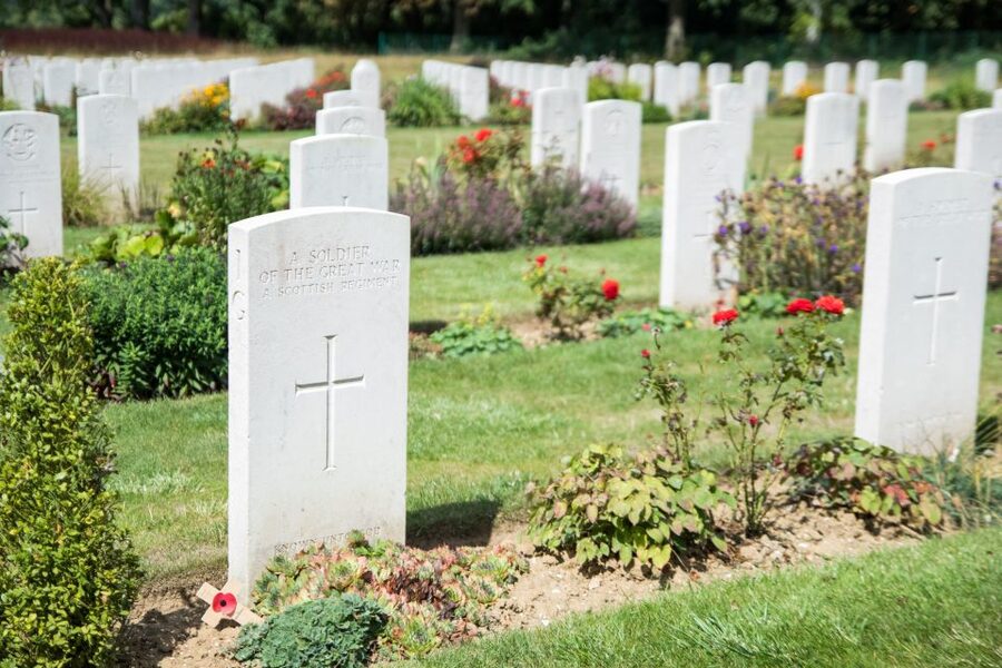 WWI Somme Battlefields Day Trip from Paris - Lunch at a Local Place: Simple Food, Short Time