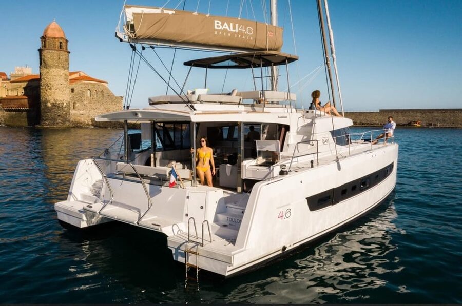 Yacht catamaran trip to the Lavezzi Islands - The lunch setup: pasta included, Corsican menu optional